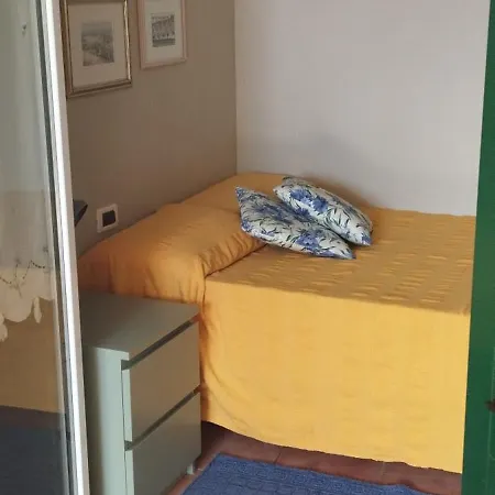 La Casa Di Robi Semesterbostad Molino Nuovo (Savona)